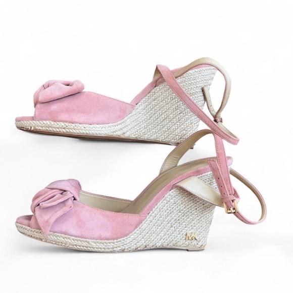 Michael Kors Blush Bow Sandals - Picture 4 of 8